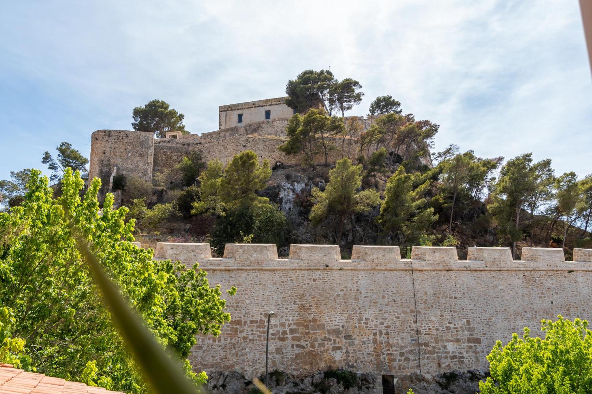 Denia Townhouse Apartment ภายนอก รูปภาพ